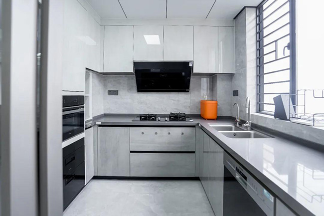 150㎡四居室，工業(yè)風(fēng)配色+簡約實用設(shè)計，碰撞出后現(xiàn)代生活方式